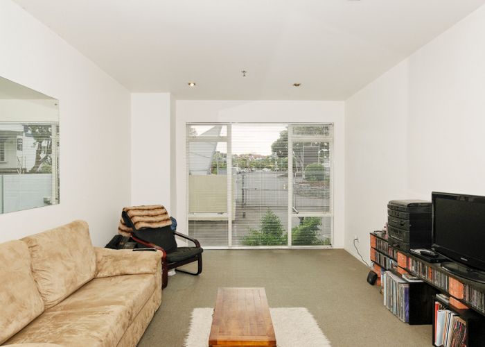  at 4/15 Clearwater Cove, West Harbour, Auckland