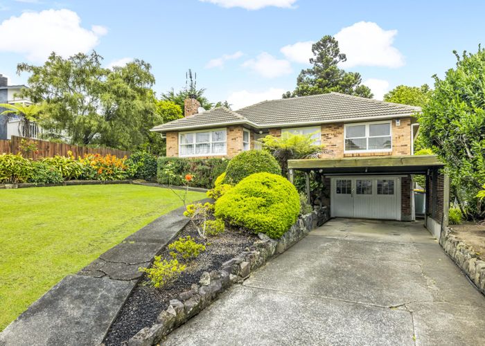  at 4 Blenheim Street, Glenfield, Auckland