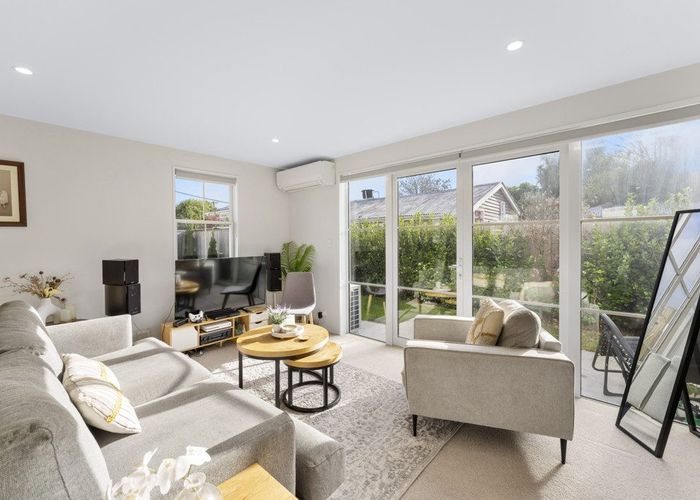  at 4/33 Dickens Street, Addington, Christchurch City, Canterbury