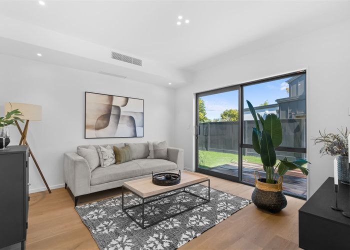  at 4 Daresbury Lane, Fendalton, Christchurch