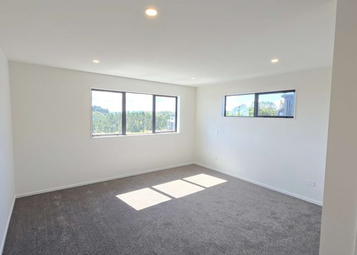  at 14 Grand Ridge Avenue, Flat Bush, Manukau City, Auckland