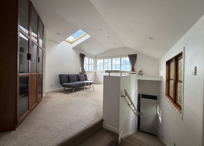  at 471 East Coast Rd - part of the main dwelling, Murrays Bay, North Shore City, Auckland