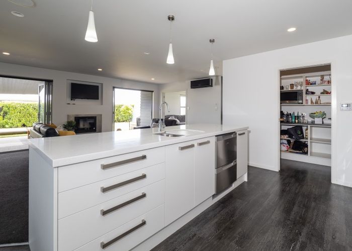  at 12 Torbay Avenue, Huntingdon, Ashburton