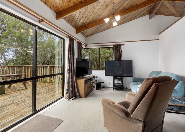  at 75 Avro Road, Blue Mountains, Upper Hutt