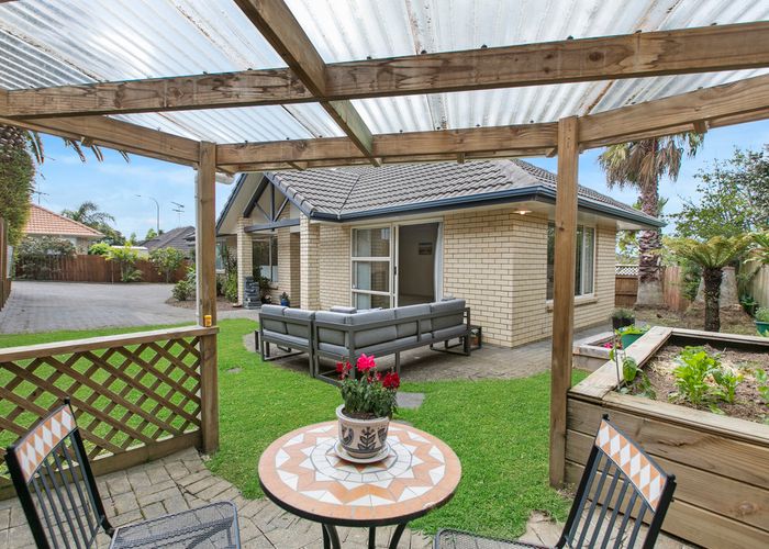  at 2/19 Stratford Road, Manurewa, Auckland