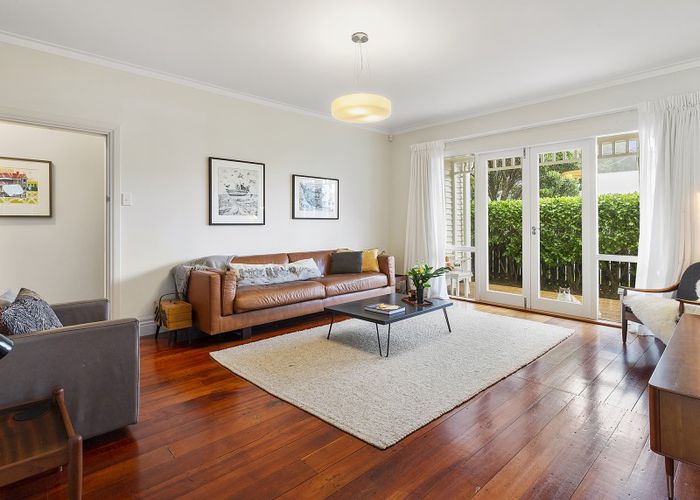  at 11 Mantell Street, Seatoun, Wellington