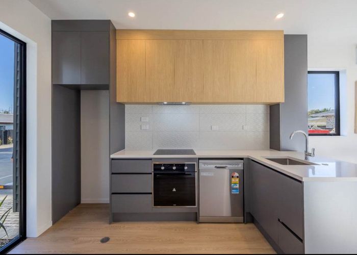  at 2/1 Cape Road, Mangere, Manukau City, Auckland