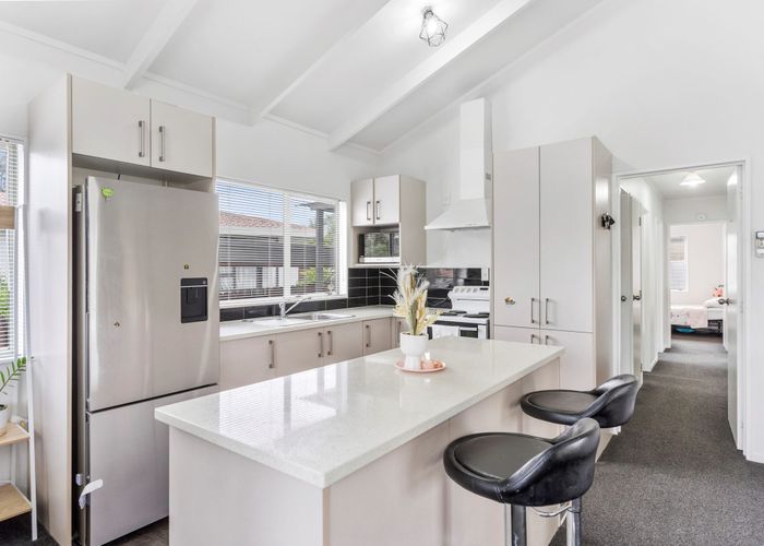  at 1/84 Parrs Cross Road, Henderson, Auckland