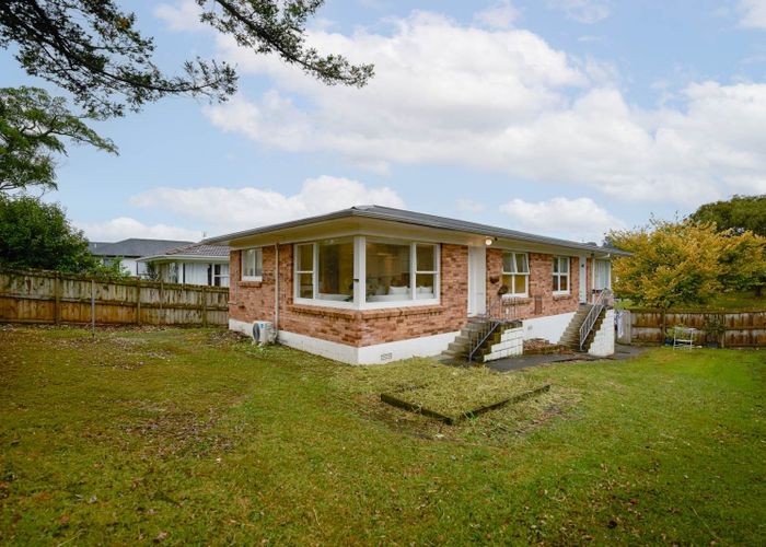  at 1/40 Cheval Drive, Totara Vale, North Shore City, Auckland