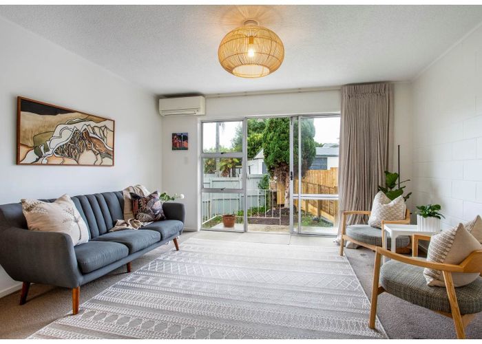  at 2/20 Hinau Street, New Lynn, Waitakere City, Auckland