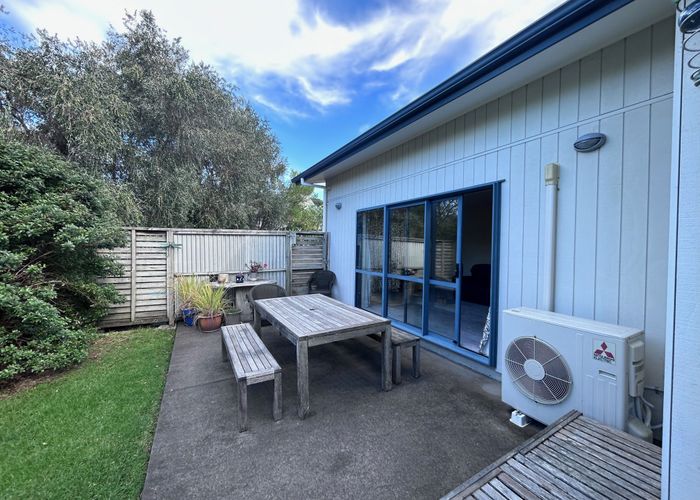  at 4 Roberts Road, Matakatia, Whangaparaoa