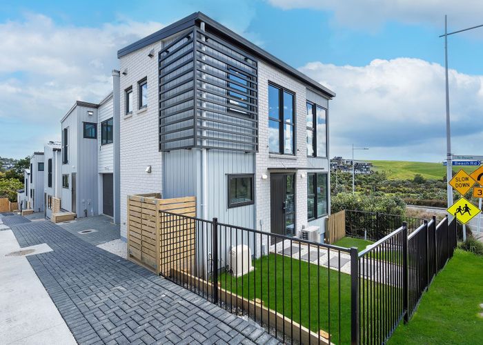 at 2/1090 Beach Road, Torbay, North Shore City, Auckland