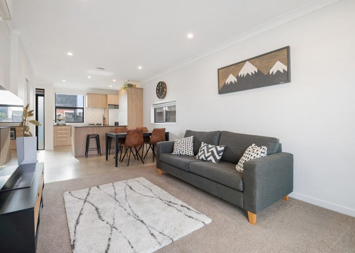  at 14 Whimbrel Road, Flat Bush, Auckland