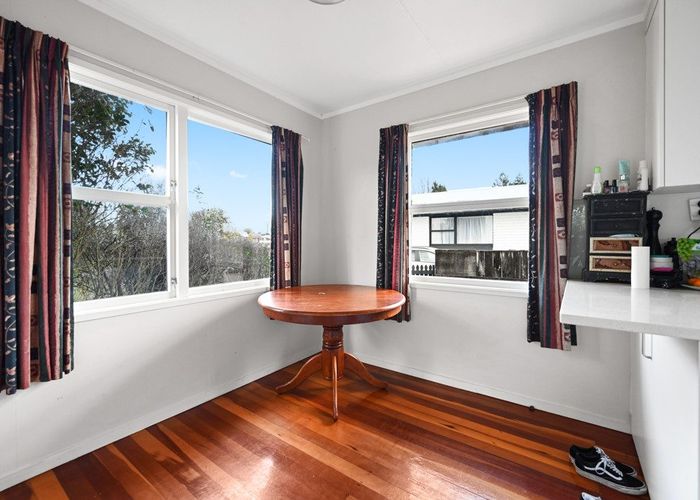  at 6 Margaret Place, Deanwell, Hamilton