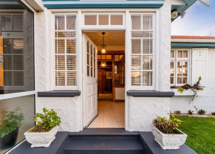  at 19 Mornington Road, Balaclava, Dunedin