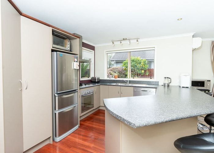  at 9 St James Drive, Huntington, Hamilton