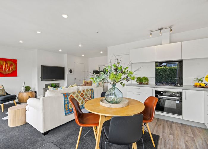  at 2/110 Leinster Road, Strowan, Christchurch