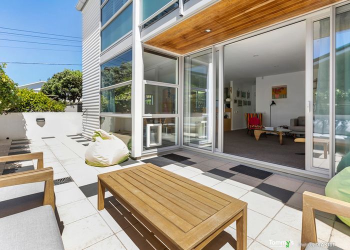  at 32 Mantell Street, Seatoun, Wellington