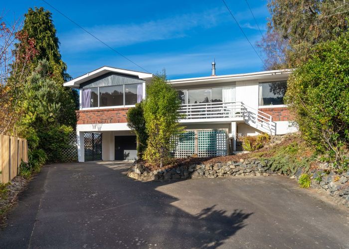  at 18  Colquhoun Street, Glenross, Dunedin, Otago