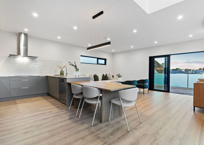  at 394 East Coast Road, Sunnynook, North Shore City, Auckland