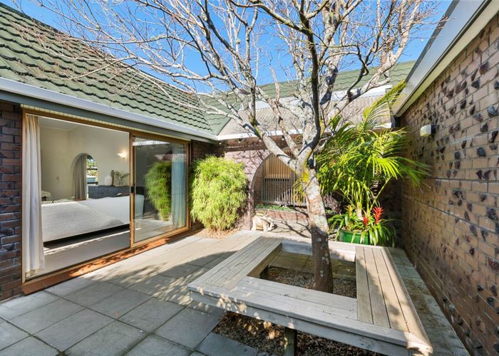  at 73 Becroft Drive, Forrest Hill, North Shore City, Auckland
