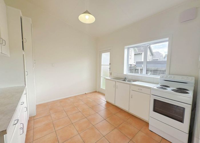  at 2/23 Rotomahana Terrace, Remuera, Auckland City, Auckland