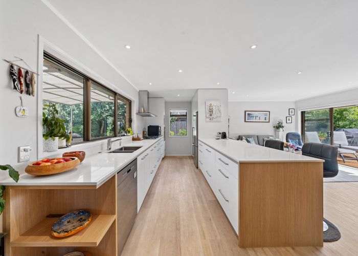  at 11 Donzella Place, Conifer Grove, Papakura, Auckland