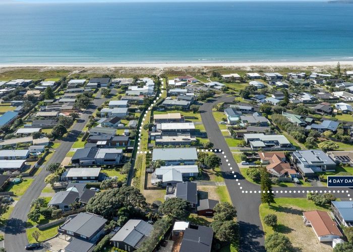  at 4 Day Dawn Crescent, Warkworth