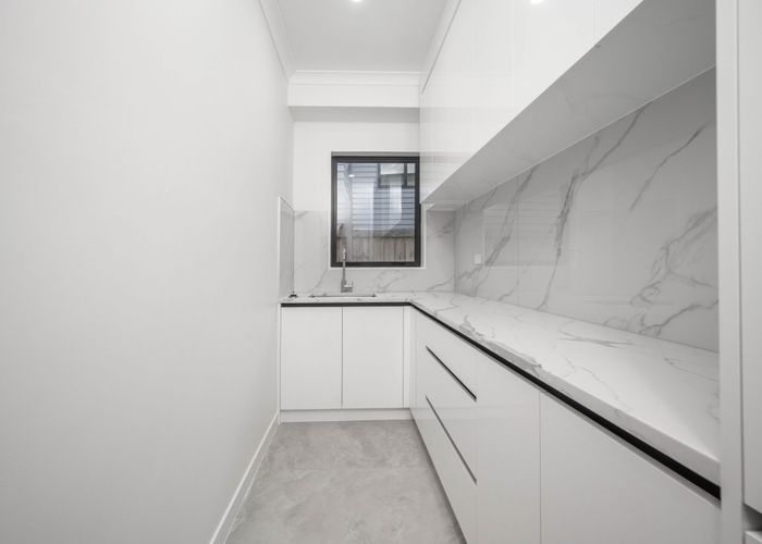  at 8 Rathfarnham Road, Flat Bush, Manukau City, Auckland