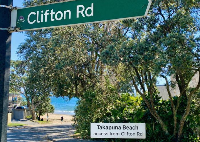  at 2/24 Clifton Road, Hauraki, North Shore City, Auckland
