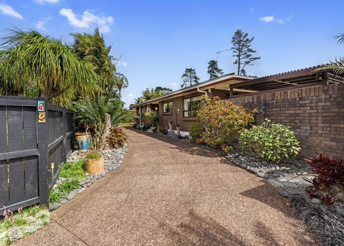  at 43 Pinehurst Place, Wattle Downs, Auckland