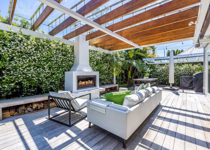  at 2/192 Queen Street, Northcote Point, North Shore City, Auckland