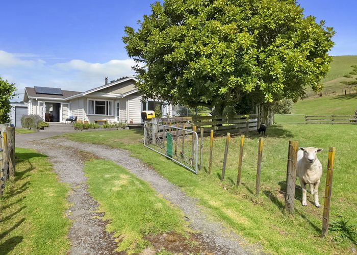  at 768 Mountain Road, Lepperton, New Plymouth, Taranaki