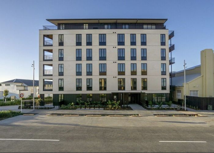  at 305/2 Launch Road, Hobsonville, Waitakere City, Auckland