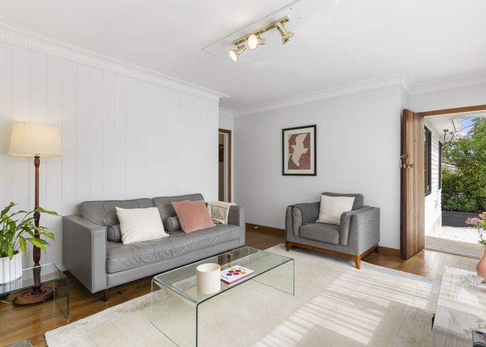  at 1/8 Park Avenue, Northcote, Auckland