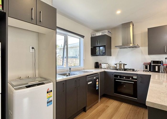  at 9b Raymond Terrace, Fairfield, Lower Hutt, Wellington