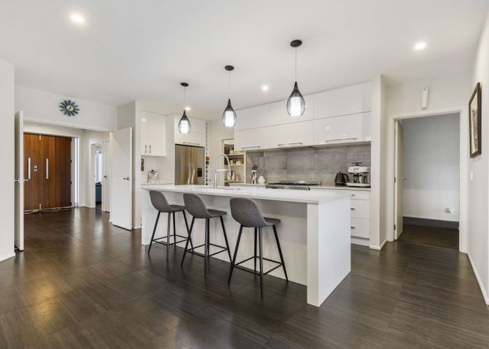 at 21 Brad Avenue, Flagstaff, Hamilton
