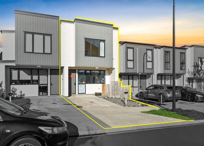  at 10 Karoro Road, Flat Bush, Manukau City, Auckland