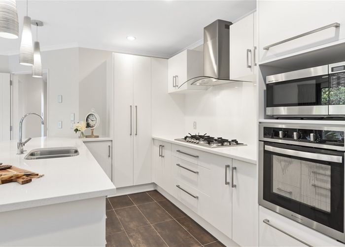  at 72 Lake Panorama Drive, Henderson Valley, Auckland