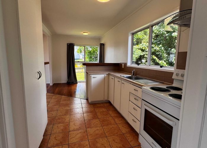  at 5 Leatham Crescent, Papakura, Papakura, Auckland