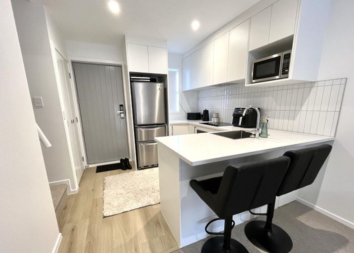  at 8 Ngae Place, Mangere East, Manukau City, Auckland