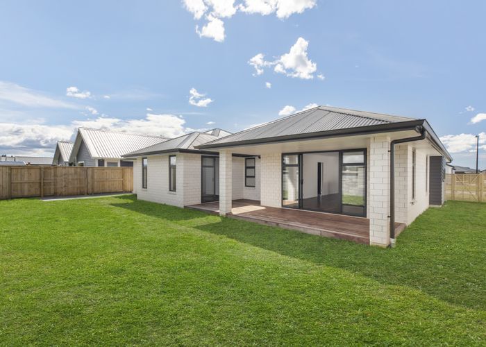  at 14 Saint Thomas Avenue, Pyes Pa, Tauranga