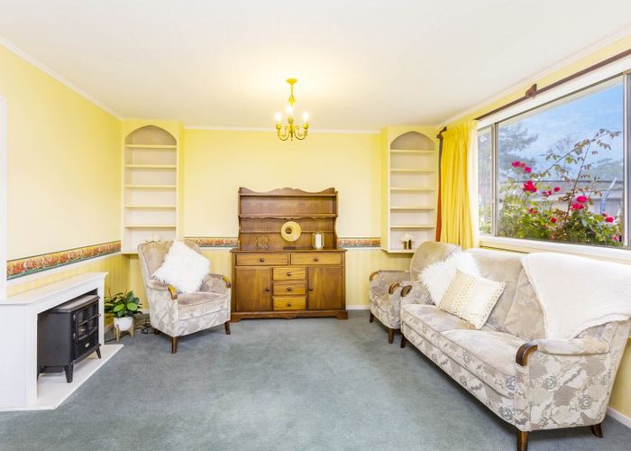  at 2/10 Ponderosa Grove, Maoribank, Upper Hutt