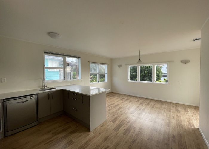  at 673 Beach Road, Browns Bay, North Shore City, Auckland