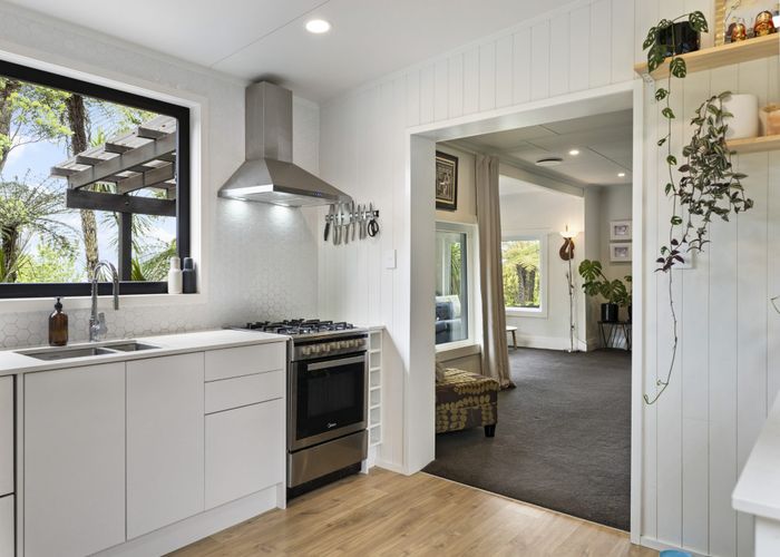  at 3 Huia Road, Titirangi, Waitakere City, Auckland