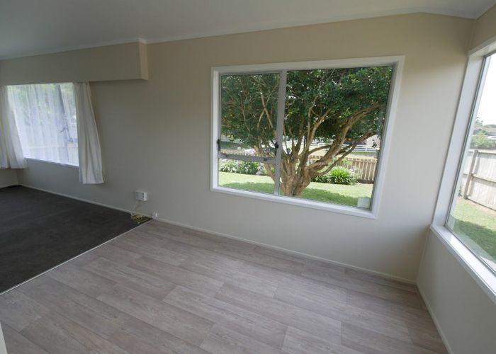  at 1/32 Challen Close, Conifer Grove, Papakura, Auckland