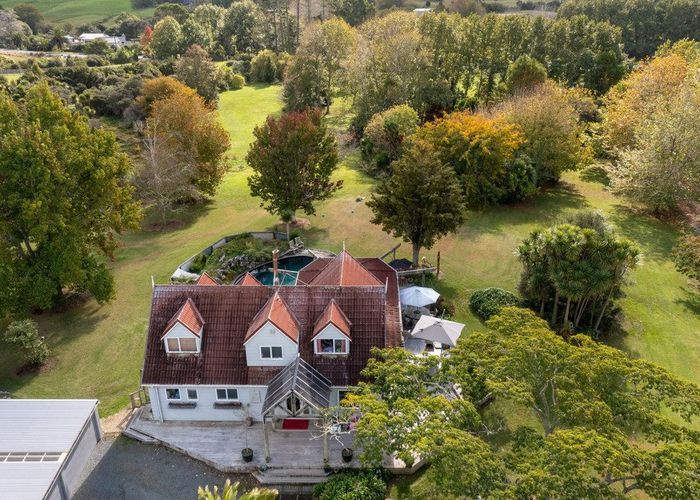  at 221 Blackbridge Road, Albany