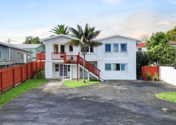  at 25 Blacklock Avenue, Henderson, Waitakere City, Auckland