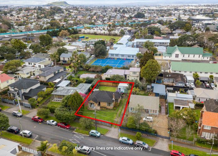  at 9 Walpole Street, Ellerslie, Auckland
