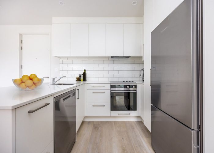  at 2/1 Reiputa Lane, Mount Wellington, Auckland City, Auckland